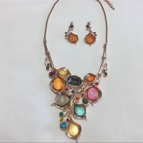 💕Gorgeous💕 Multi Color Necklace & Earrings Set - Picture 2 of 8